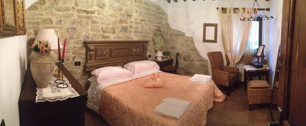 Agriturismo Cailuca Pietralunga (Umbria) Quarto foto